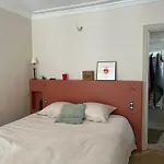 Appartement Traversant Sur Deux Cours Calmes