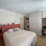 Appartement Traversant Sur Deux Cours Calmes